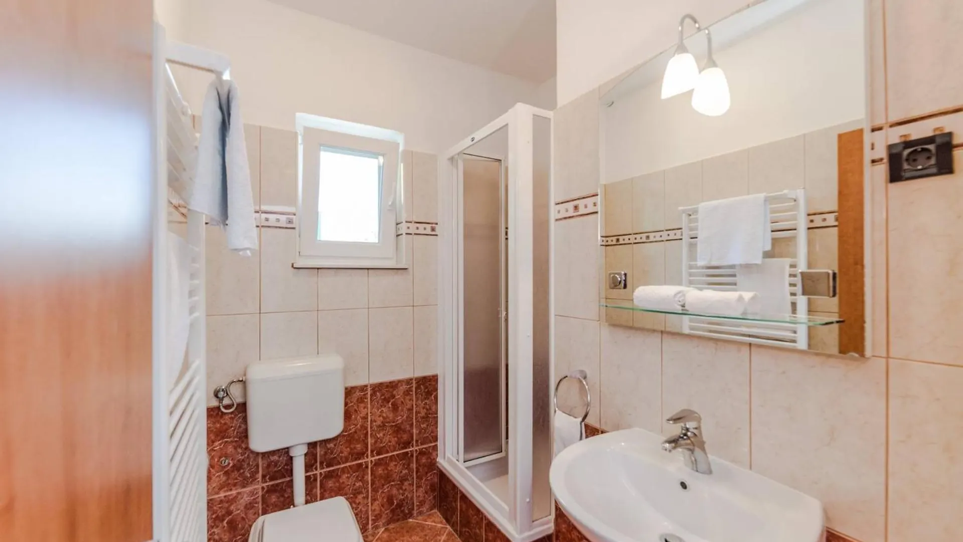 Villa Ana With Private Pool And Large Garden- By Ta Leut Agency Policnik